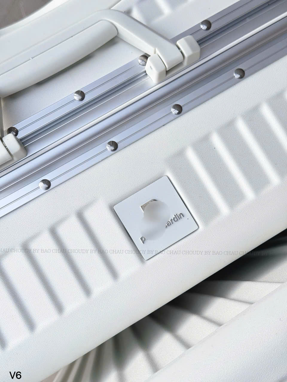 32 V6 VALI TRẮNG_thumbnail_8