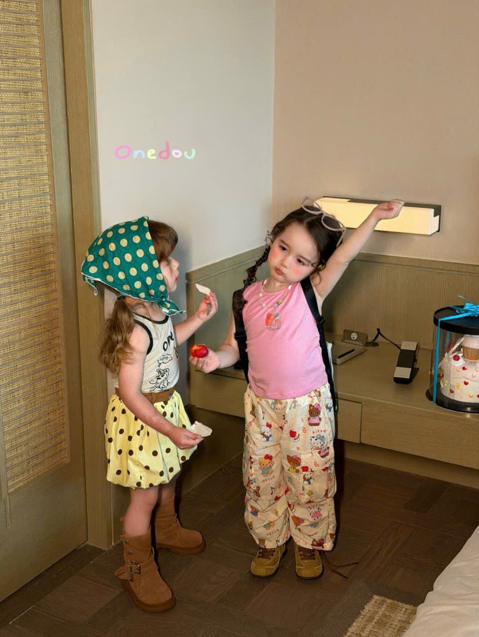 OD22 - Quần thô túi hộp hoạ tiết kitty hãng One Dou