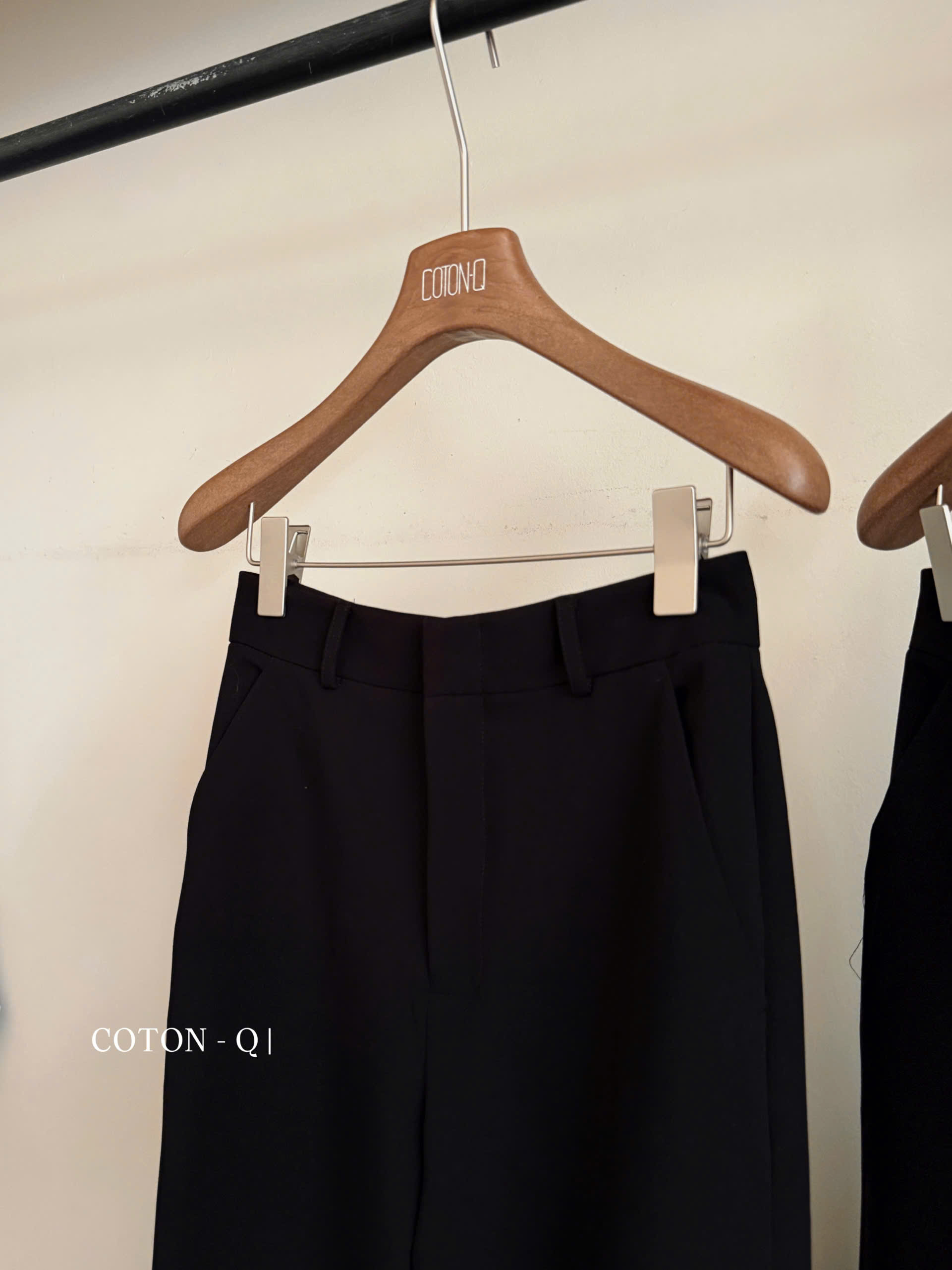 Quần tây đen loe_thumbnail_5