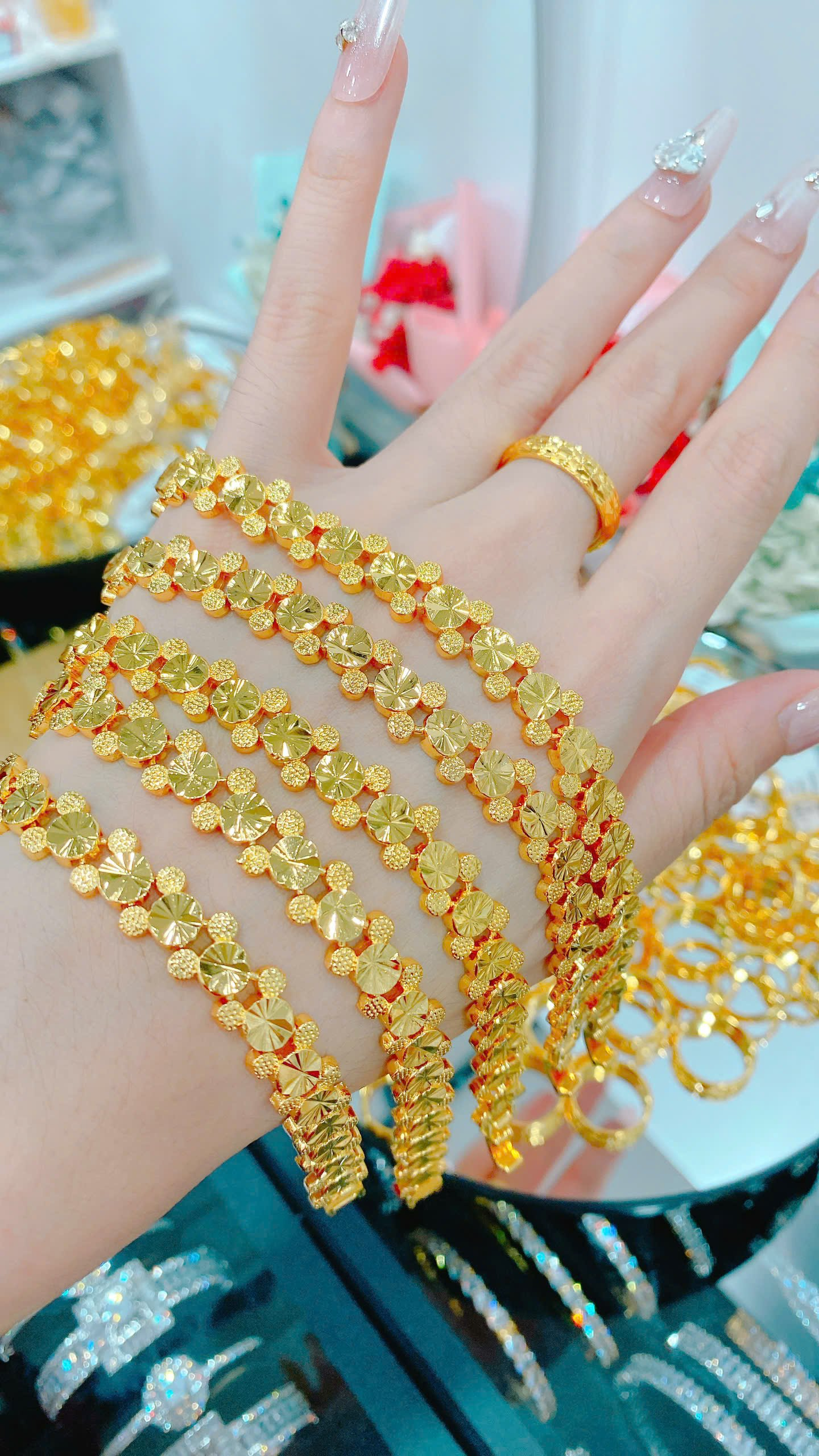 Sét Lắc Tai Gấu Tặng Nhẫn Kim Cương