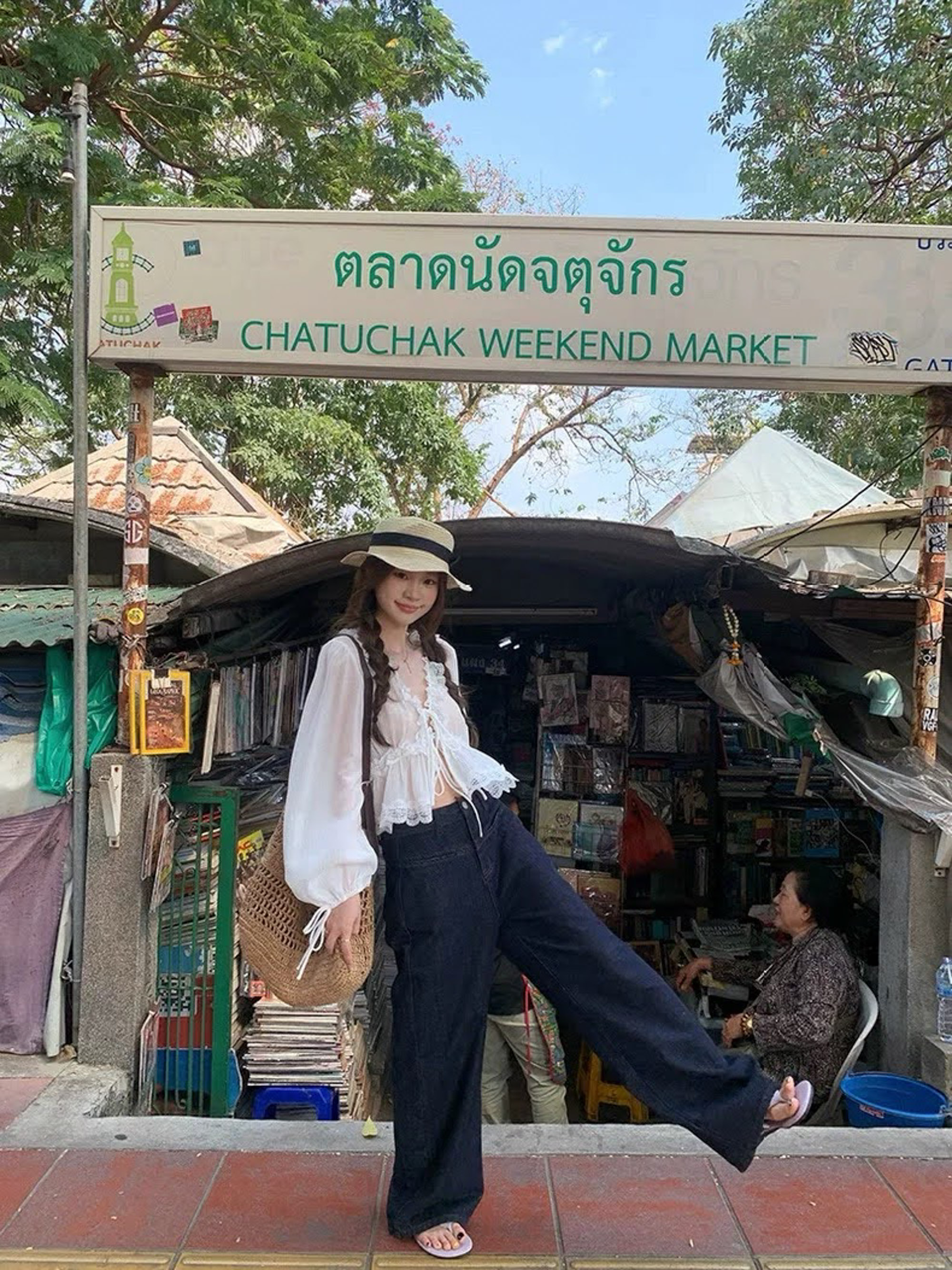 Áo sơ mi voan tơ cổ tim buộc nơ viền ren cổ, ngang áo, gấu xòe cổ tay buộc nơ_thumbnail_5