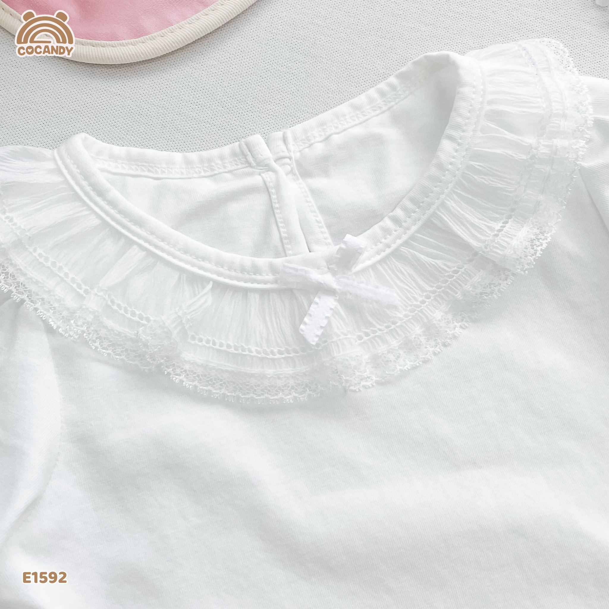 Áo cộc cotton TRẮNG nhún bèo cổ phối nơ_thumbnail_1