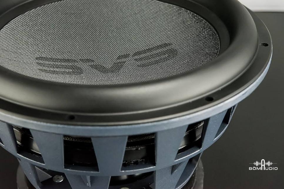 Trình điều khiển 13,5 inch ngoạn mục