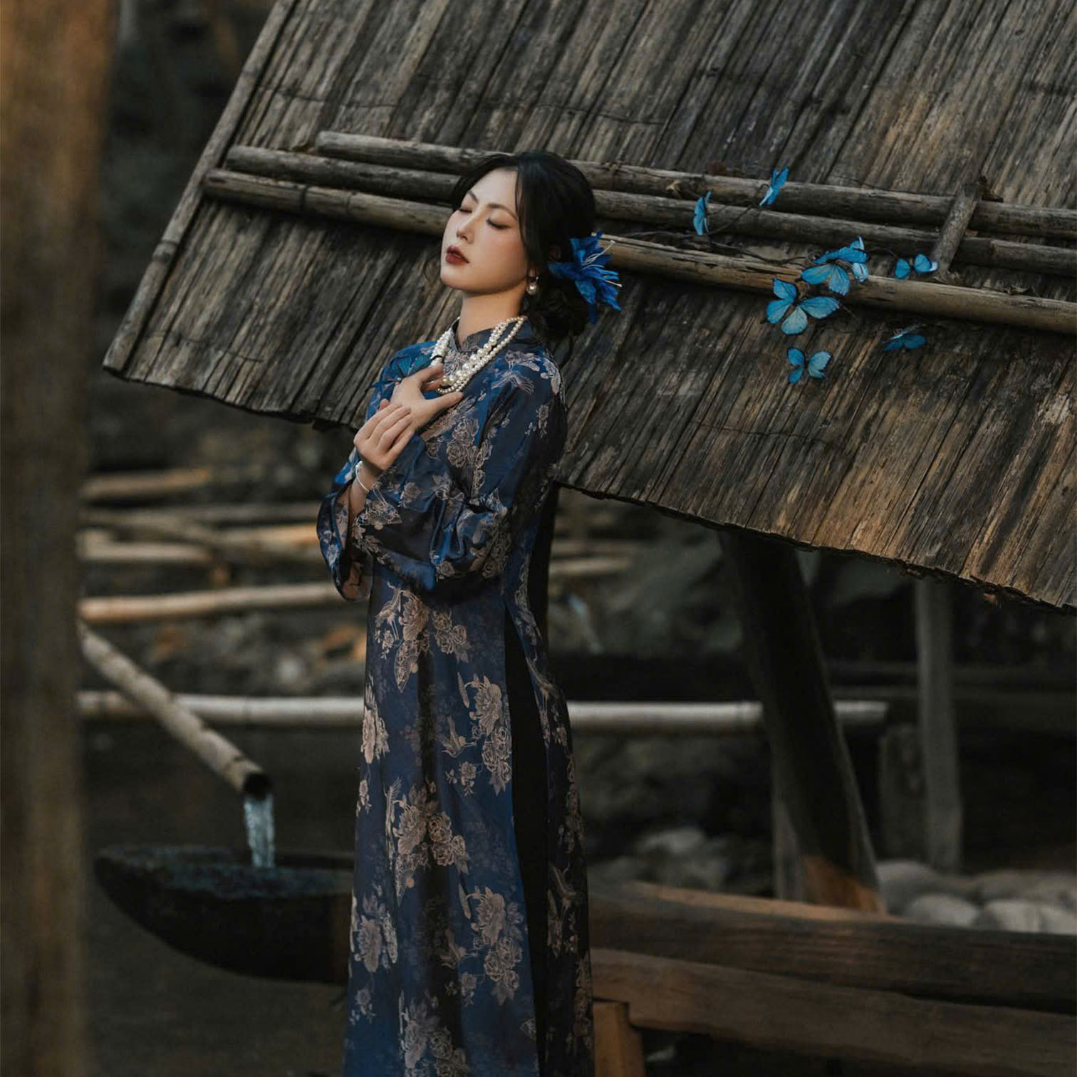 Áo Dài Cách Tân Nữ Dáng Suông - Gấm Tơ Họa Tiết- Trẻ Trung CT26-02_thumbnail_1