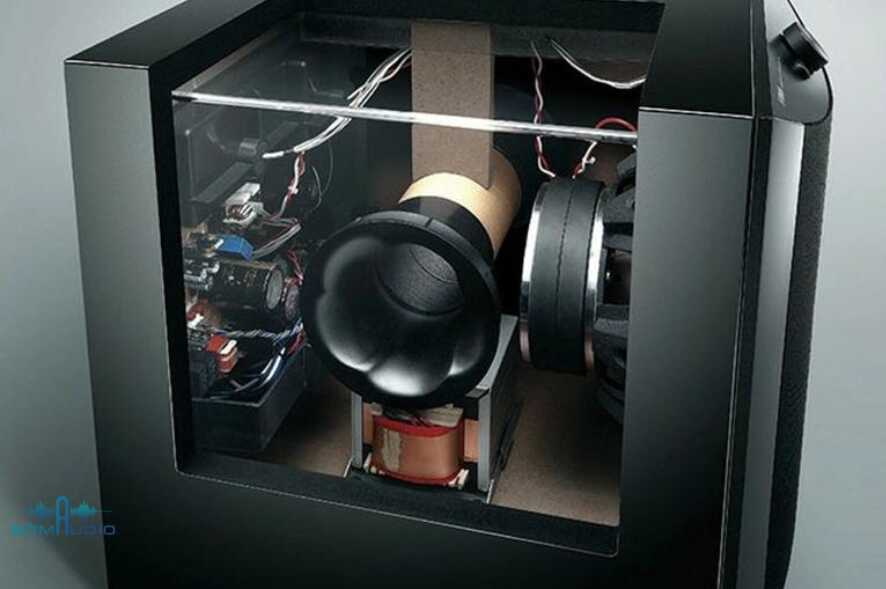 NS-SW300 ứng dụng công nghệ YST II