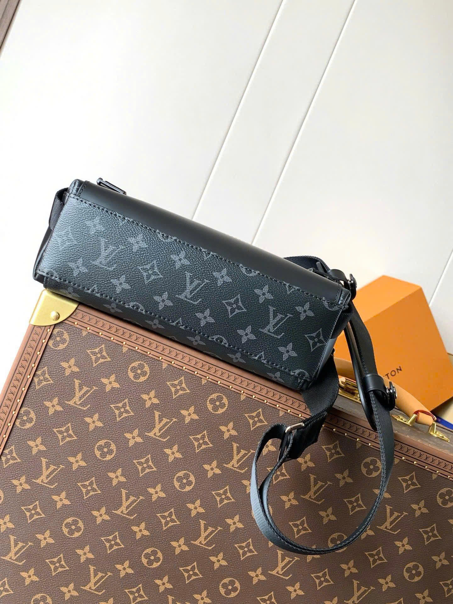 Túi đeo Louis Vuitton Messenger PM Voyager Monogram Eclipse_thumbnail_7