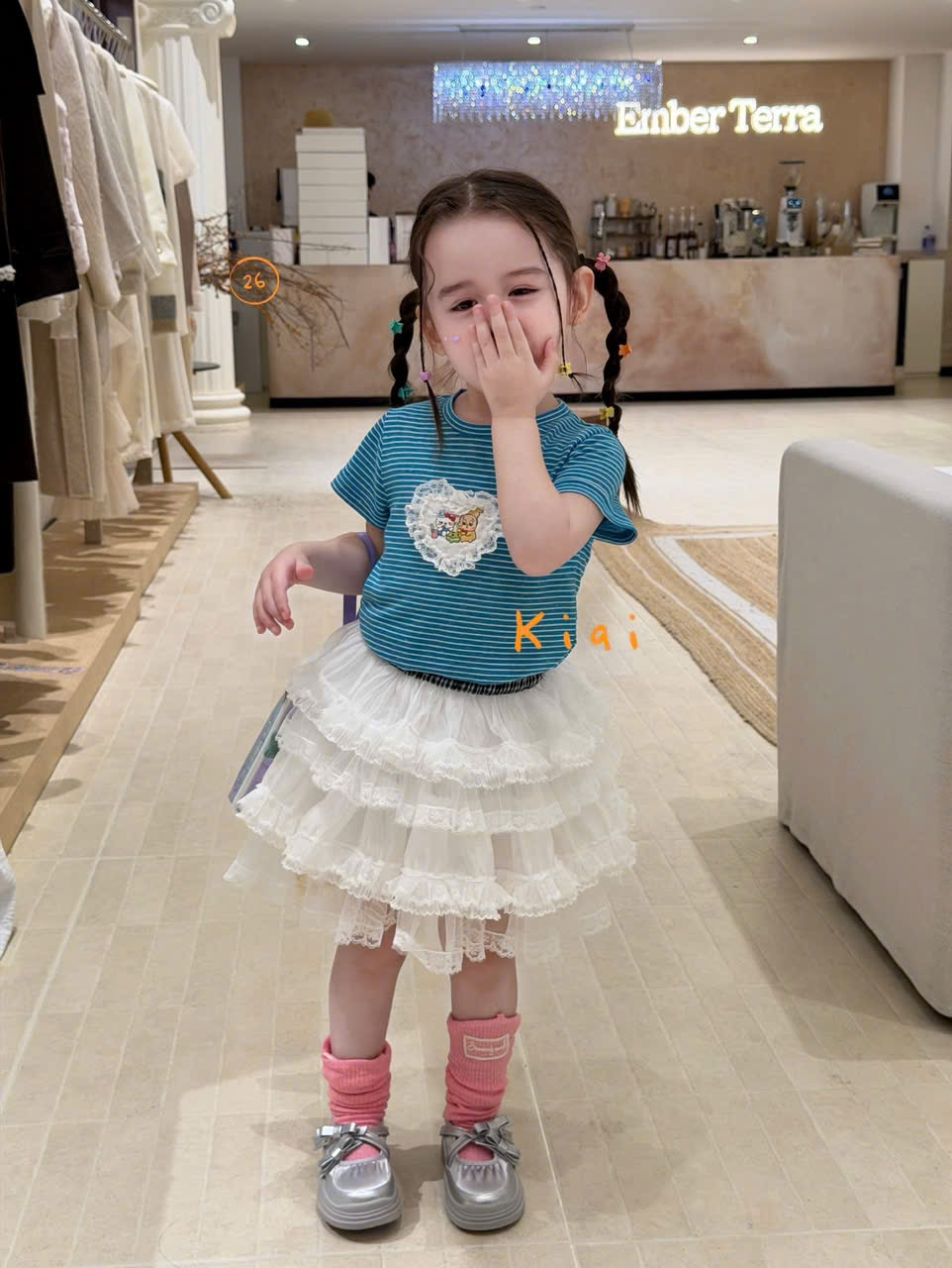 KA05 - Áo thn kẻ xanh thêu trái tim hãng Kiai