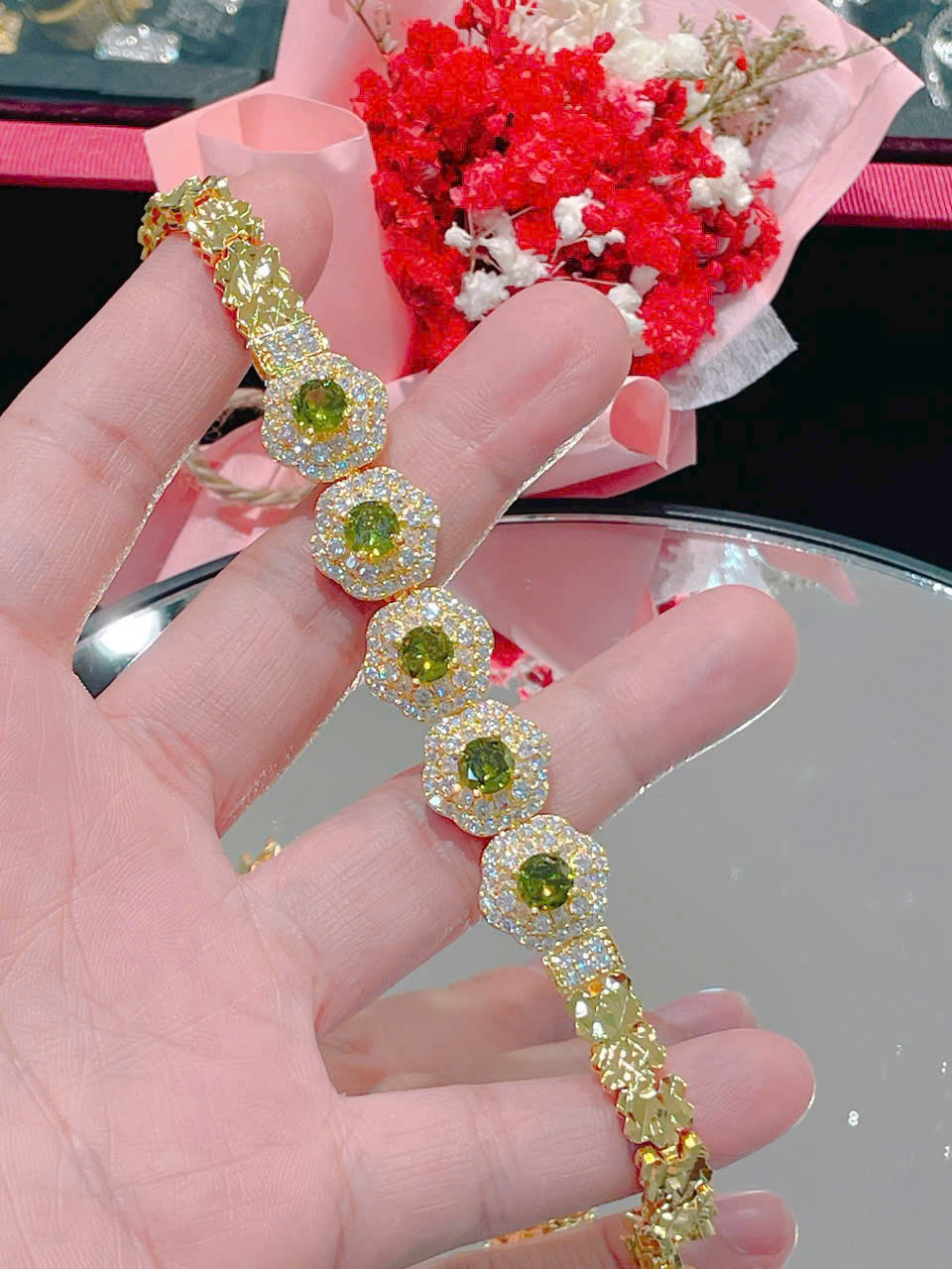 Lắc Xoàn Ngọc Lục Bảo