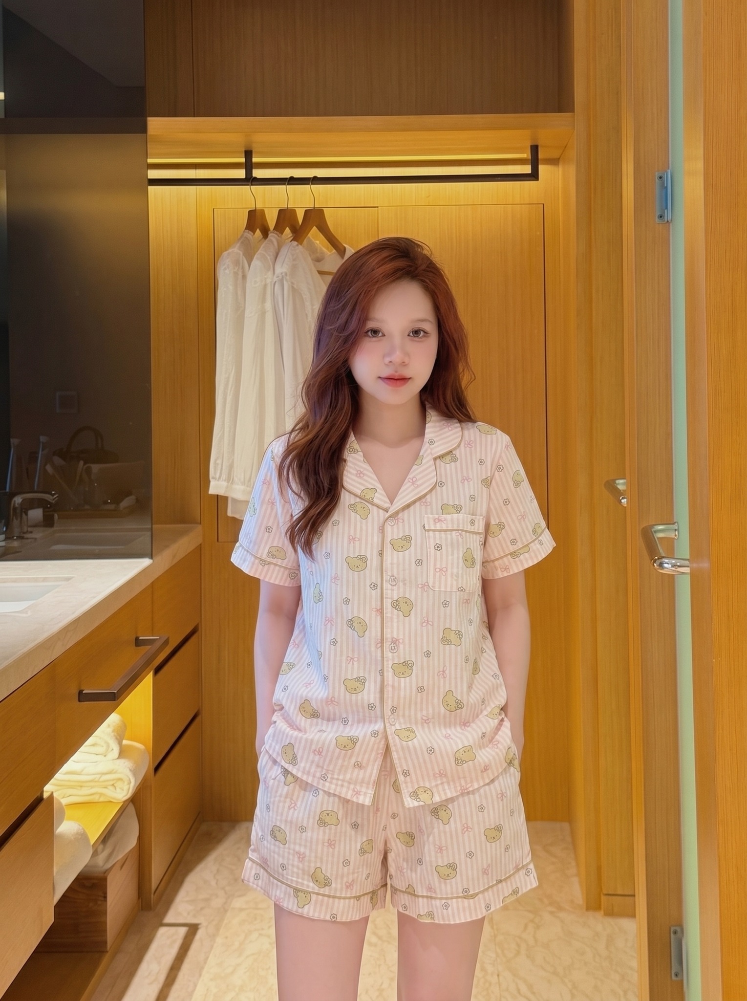 Đồ Bộ Nữ Ngắn QĐ+Áo cổ bẻ 1 túi họa tiết LUH (C) (0687) - Freesize - ColorFul_thumbnail_2