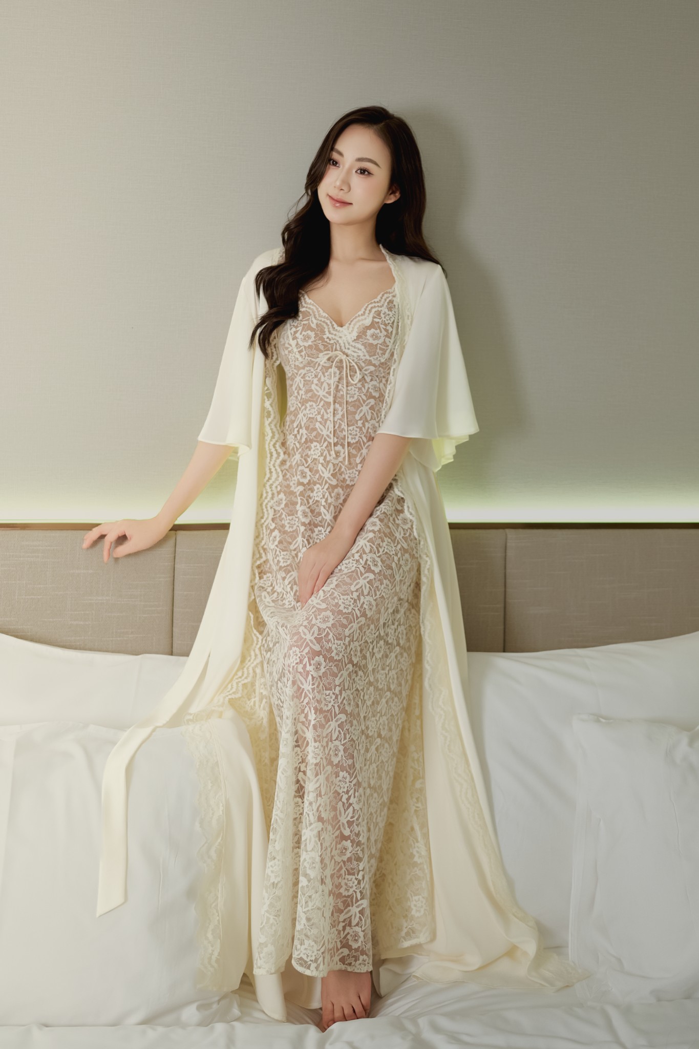 Áo Choàng Lụa Phối Ren AC25_thumbnail_1