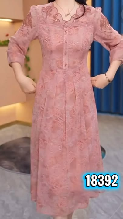 18392- Đầm voan suông họa tiết hoa hồng (voan)