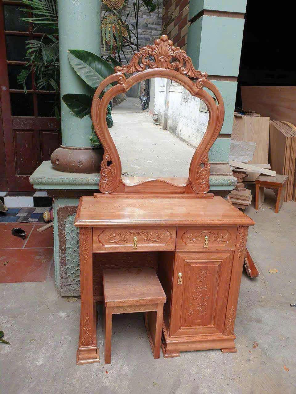Bàn trang điểm kích thước 1m