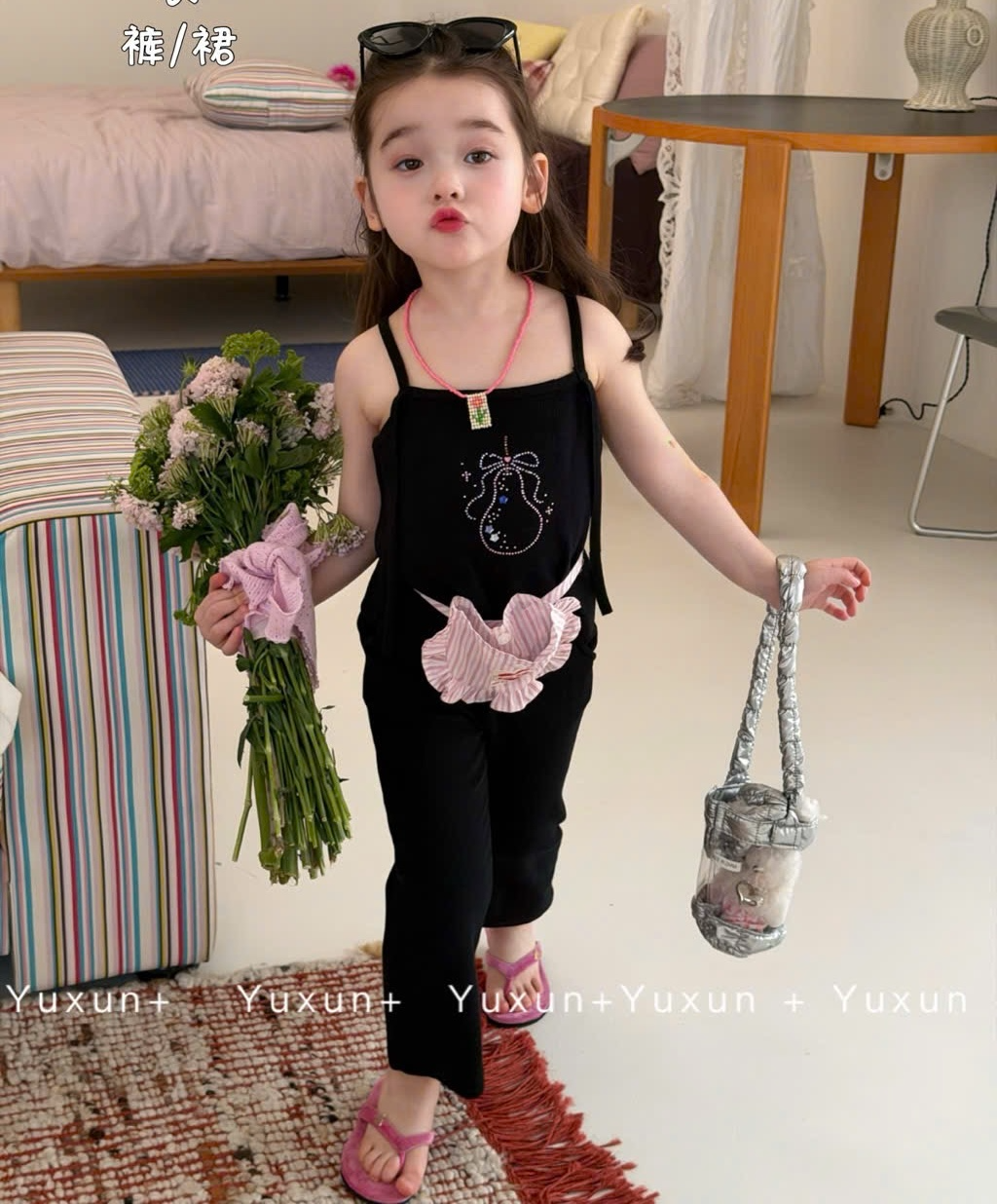 AK45- Set thun đen đính đá áo dây quần loe Aki Pear