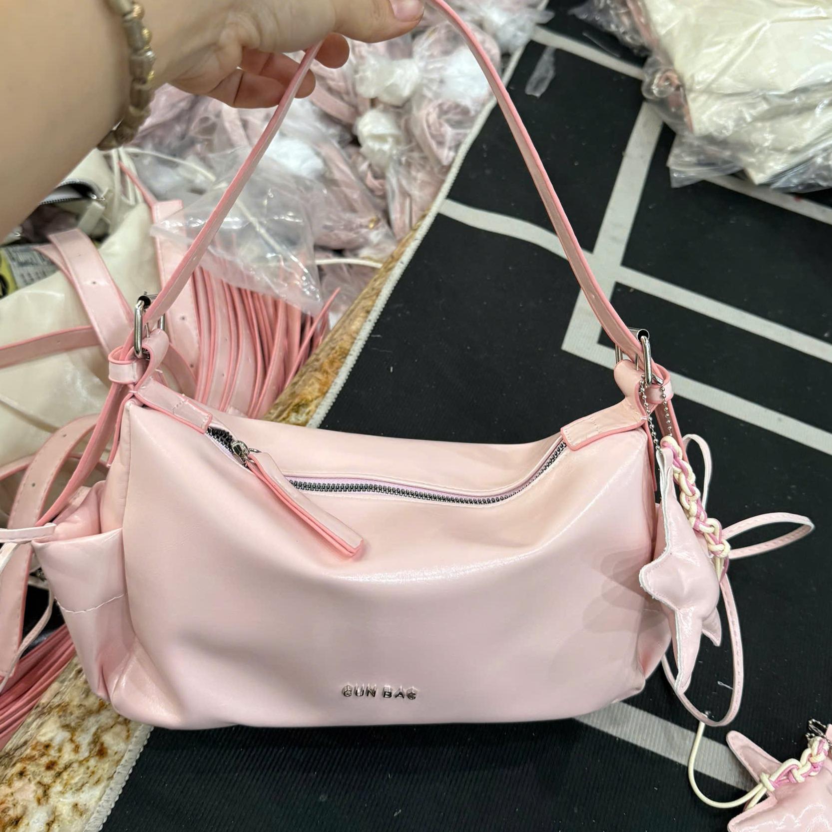 Túi Xách Nữ Dáng Thuyền Phong Cách Hàn Quốc Kèm Charm Siêu Xinh  CUN409_thumbnail_0