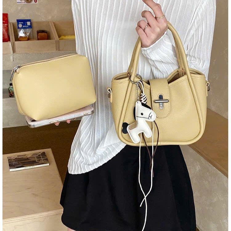 Túi Xách Nữ Cunbag Đeo Chéo Công Sở Cao Cấp Túi Xách Tay Da Vân Hạt Phối Charm Ngựa Pony Style CUN779_thumbnail_1
