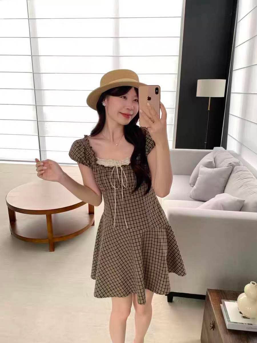 Lucas - Váy caro cổ vuông dáng ngắn xòe A viền ngực trắng buộc nơ_thumbnail_4