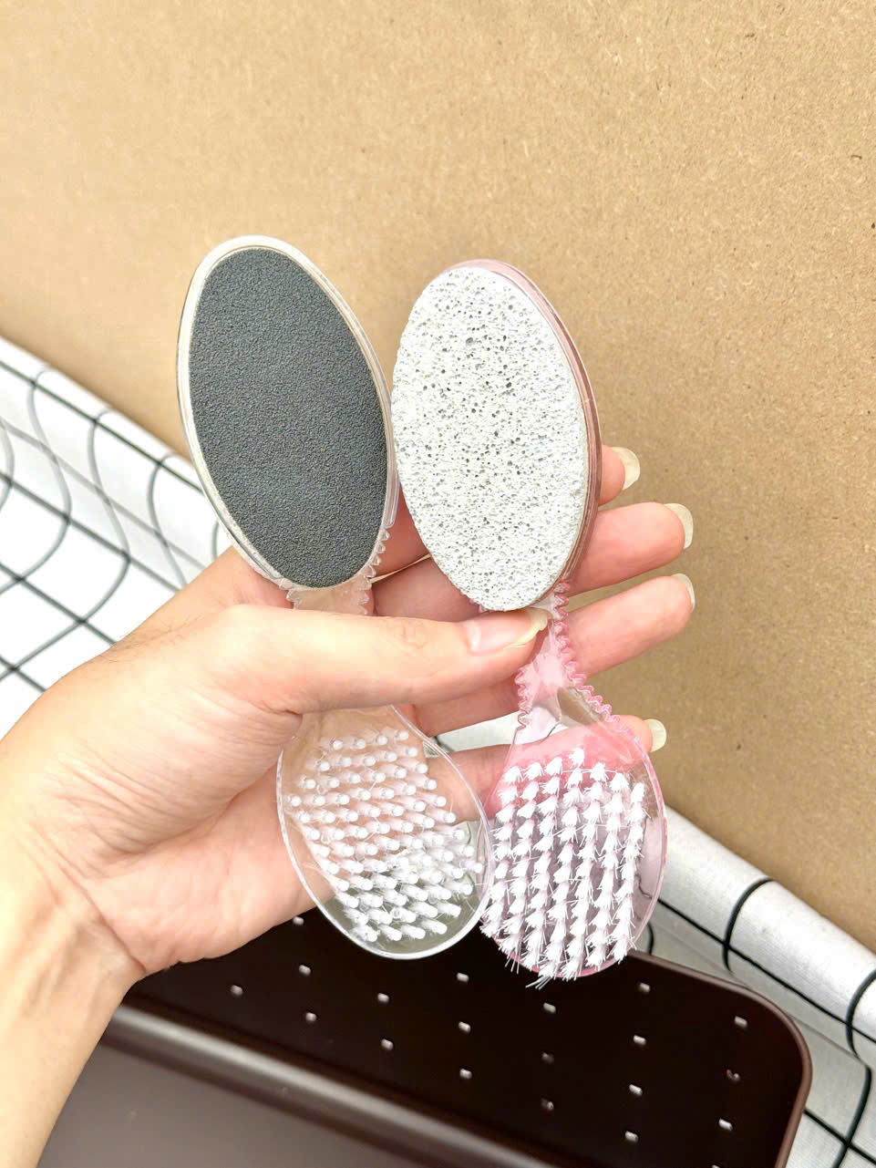 ĐÁ BỌT KÈM BÀN CHẢI CHÀ CHÂN CARE SERIES_thumbnail_2