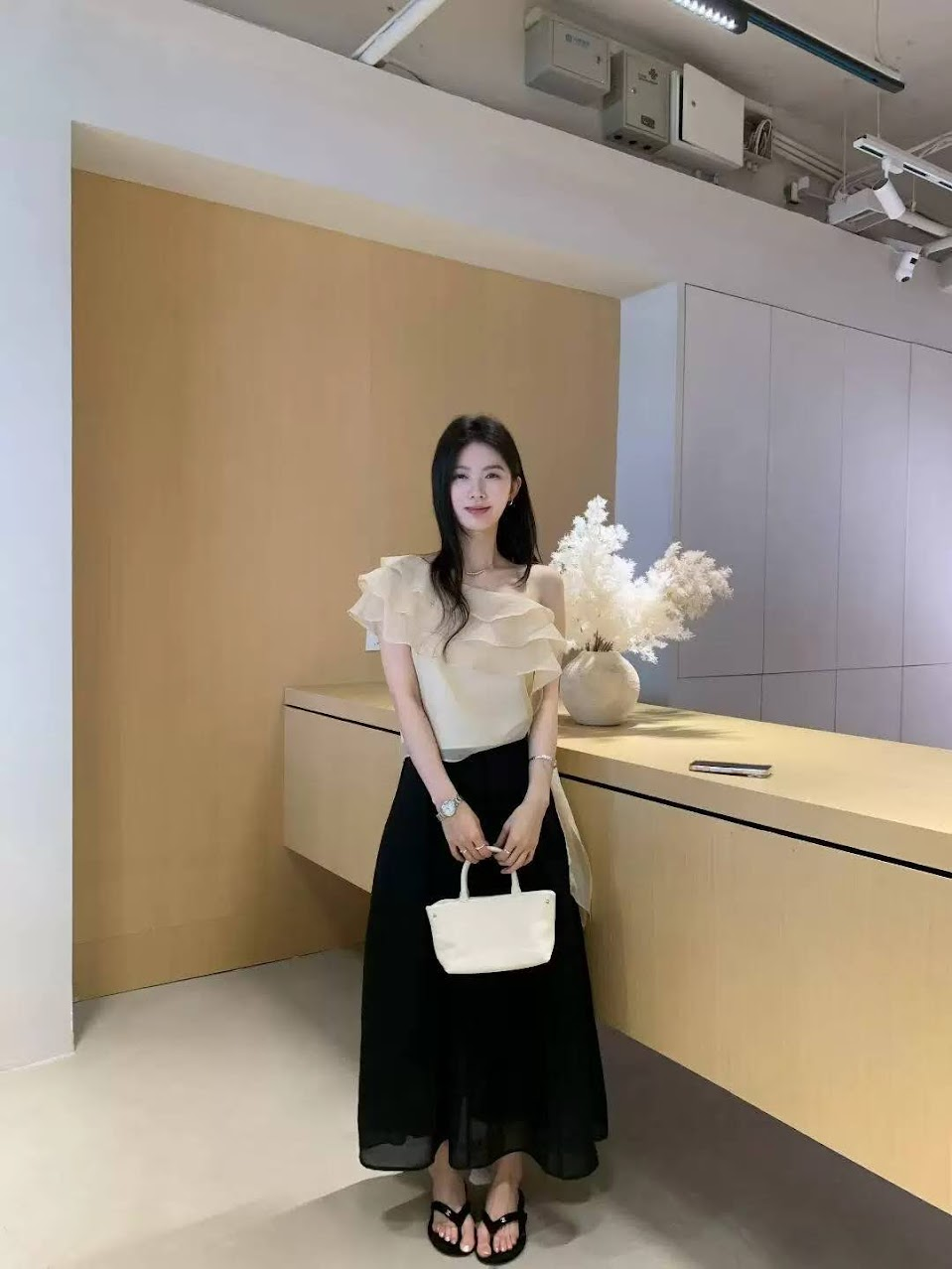 Lucas - Ao sơ mi voan lệch vai xếp bèo tầng