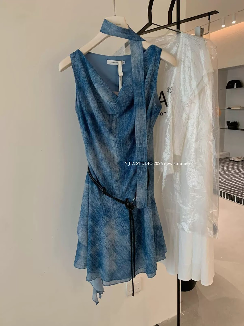 Lucas - Váy zile cổ đổ vải loang dáng ngắn chân xòe + kèm dây buộc