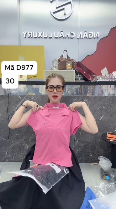 D977 Áo ngắn tay có cổ