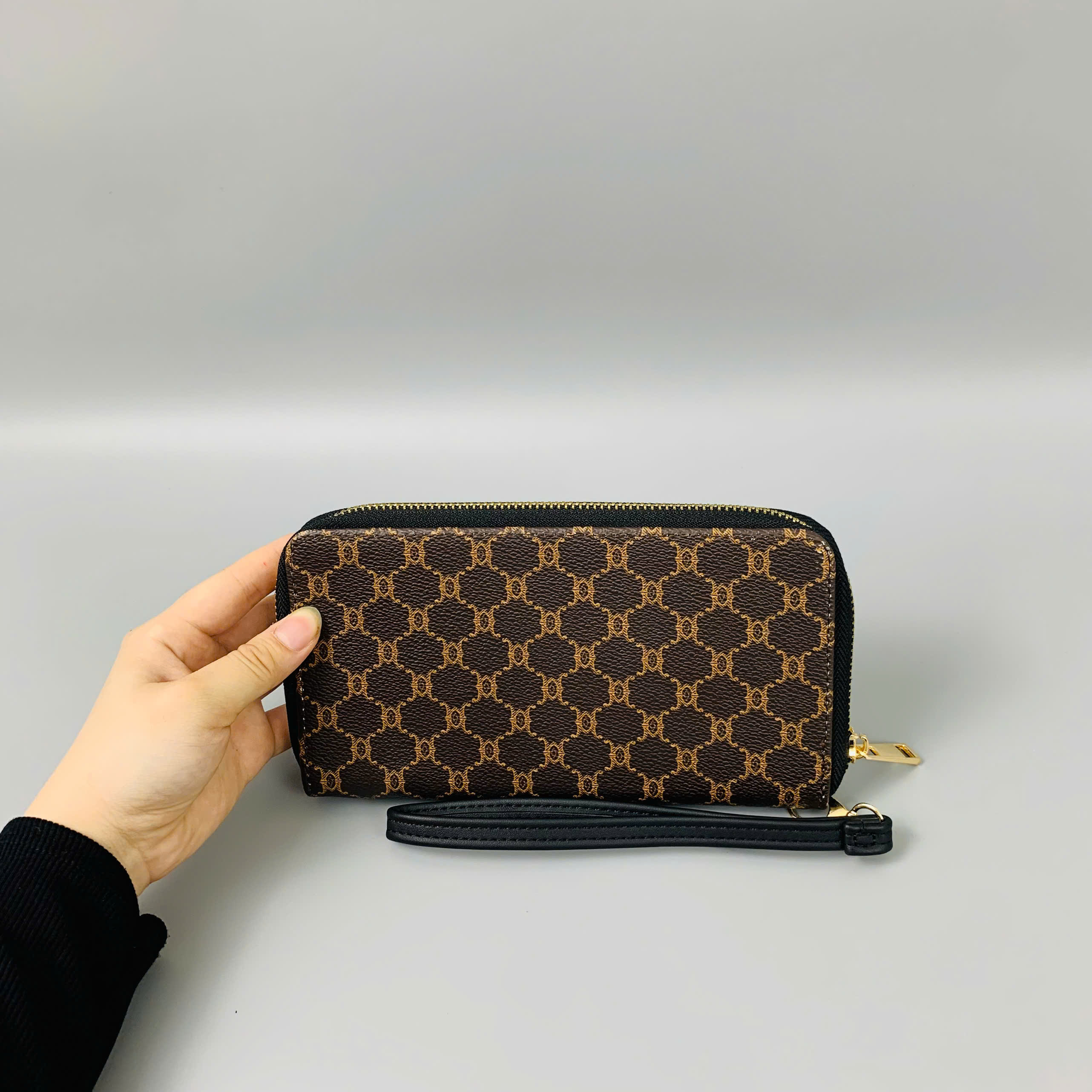 VÍ DÀI CẦM TAY HỌA TIẾT MONOGRAM_thumbnail_4