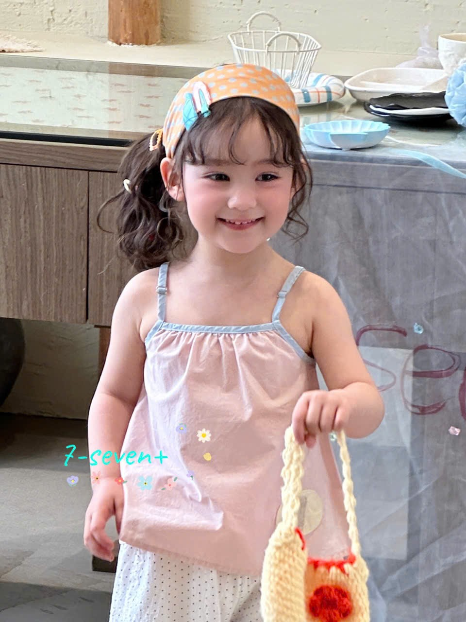 H209 - Áo 2 dây thô hồng đính nơ đỏ hãng Seven