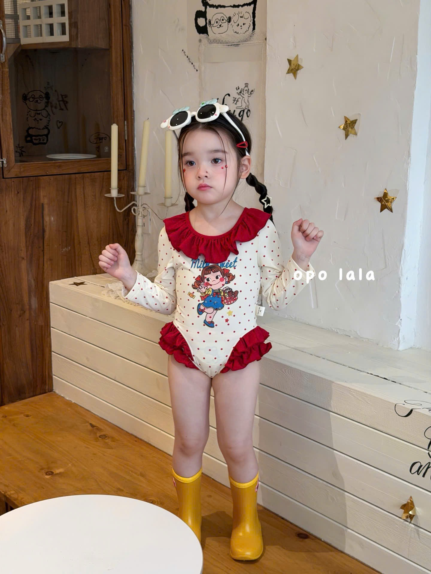 B02 - Set bơi dài tay cổ bèo đỏ chấm bi hoạ tiết cô gái hãng OPL