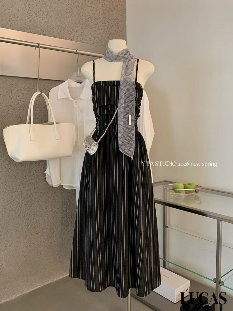 Váy maxi 2 dây ngang ngực vải sọc dọc + belt da đen_thumbnail_5