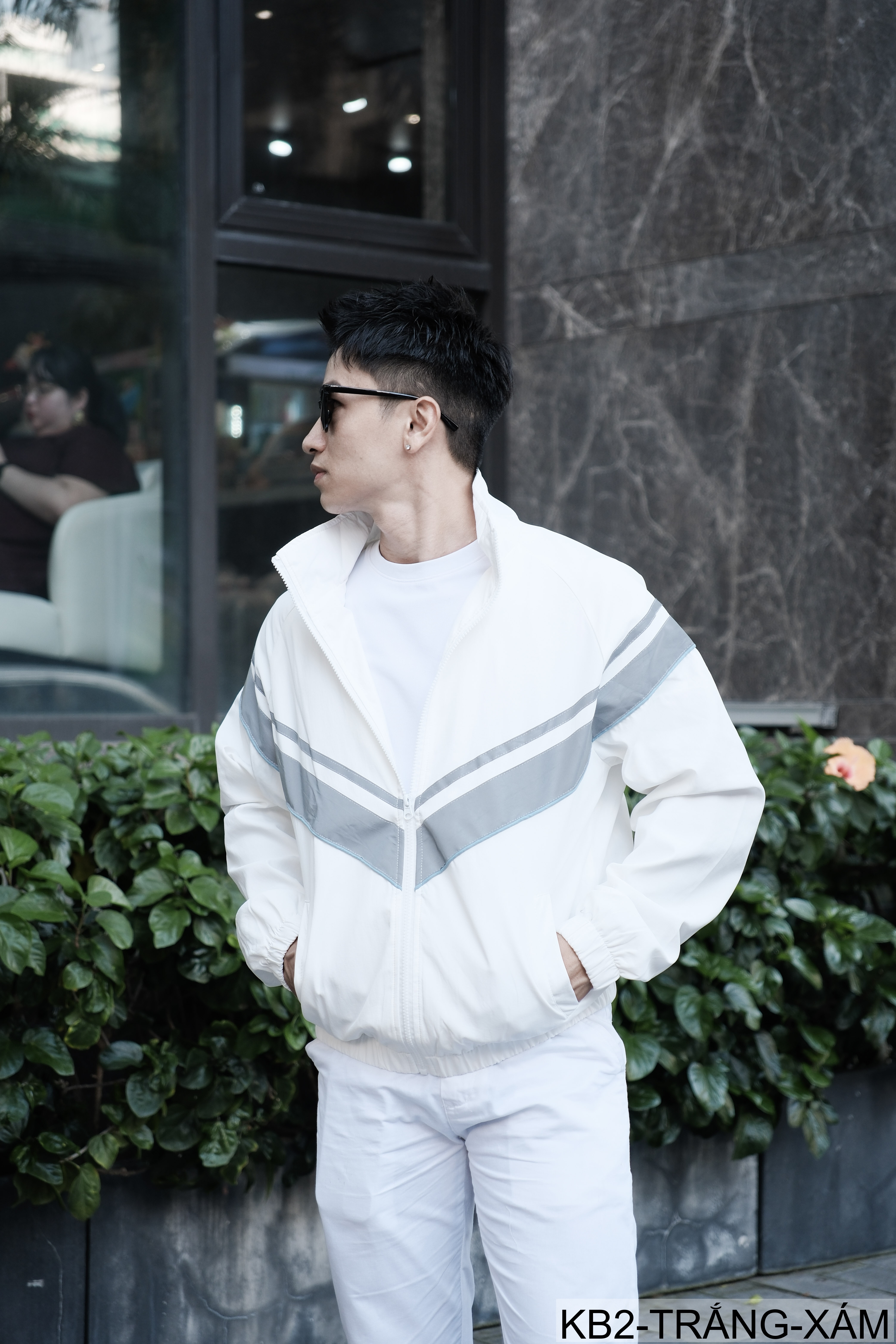 KB2 - Áo khoác nam cổ bẻ phong cách Hong Kong, form rộng, in họa tiết sọc V thời trang_thumbnail_3