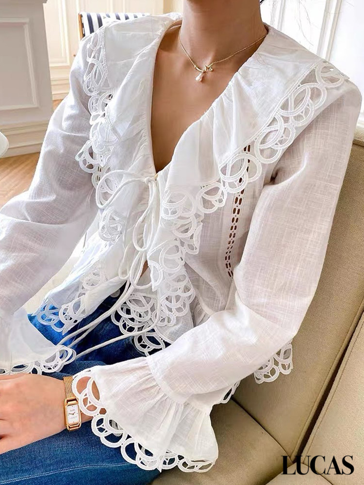 Áo sơ mi ren cổ tim viền bèo phối ren bản lớn + gấu