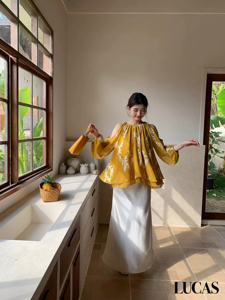 Áo sơ mi voan thêu hoa trắng cổ tròn dáng suông tay bồng cut out vai_thumbnail_4