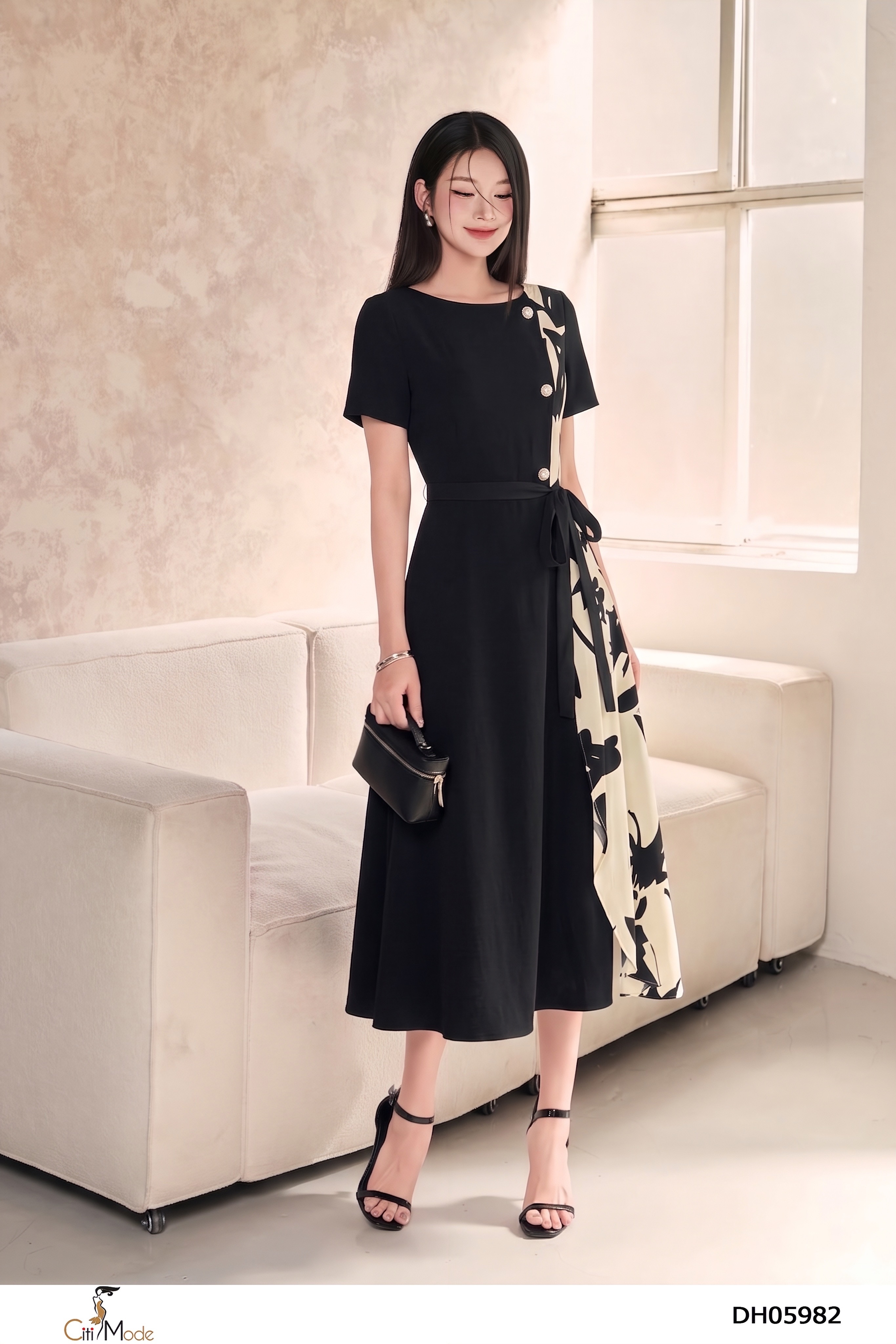 Đầm xòe đen phối hoa tay ngắn đai eo