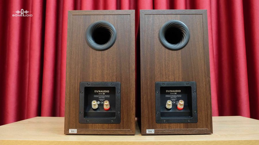 Hình ảnh chụp thực tế Loa Bookshelf Dynaudio Emit 20 tại Bờm Audio