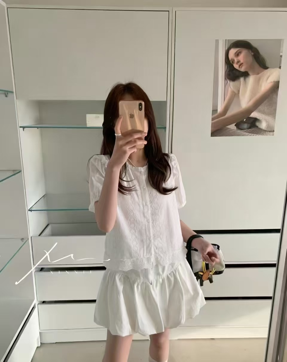 Áo sơ mi thô thêu cổ tròn tay bồng cộc tay thêu ren dọc áo, gấu lượn ngang áo_thumbnail_3