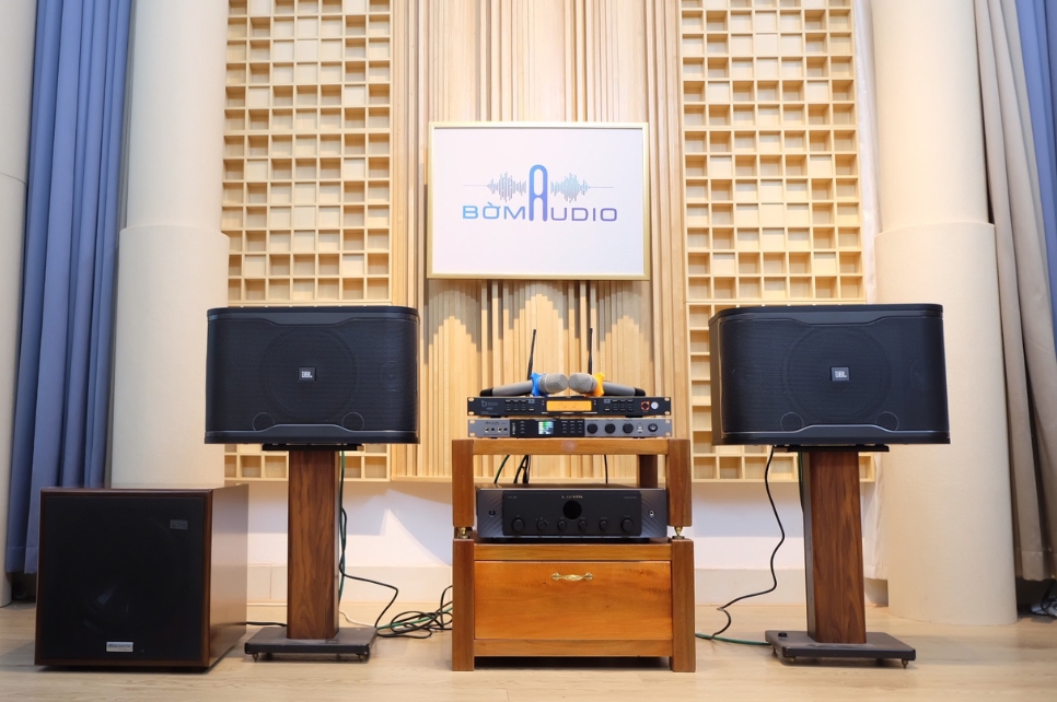 Hình ảnh chụp thực tế combo Vang Số DBAcoustic S500P + Micro DBAcoustic S450 II + Loa JBL RM 210 + Sub DBAcoustic SW12B - B50 tại Bờm Audio.