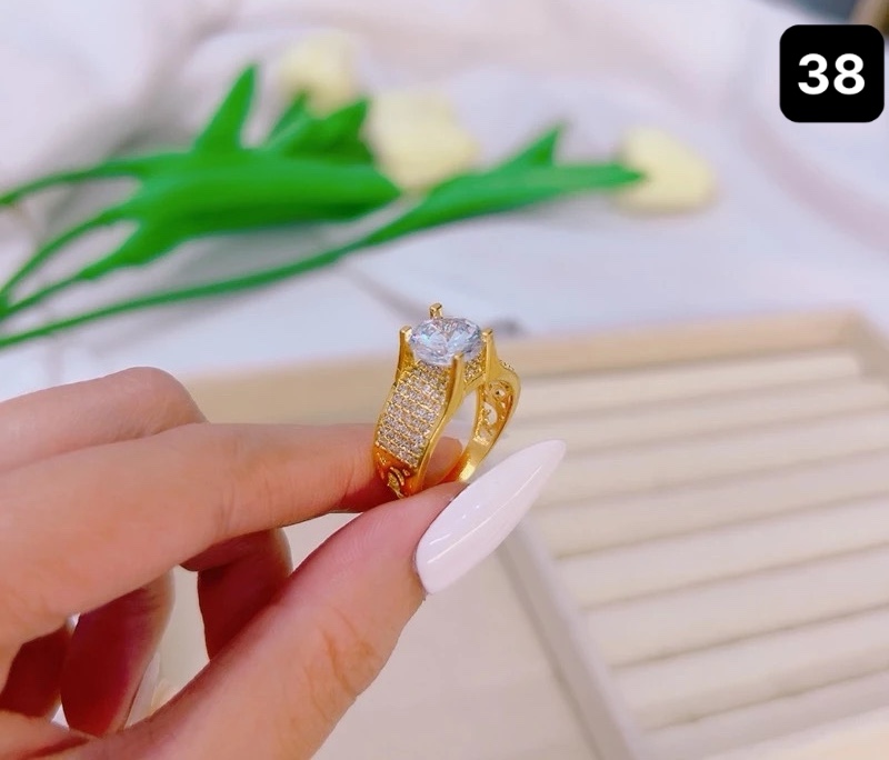 Nhẫn Khắc Đá Mã 38