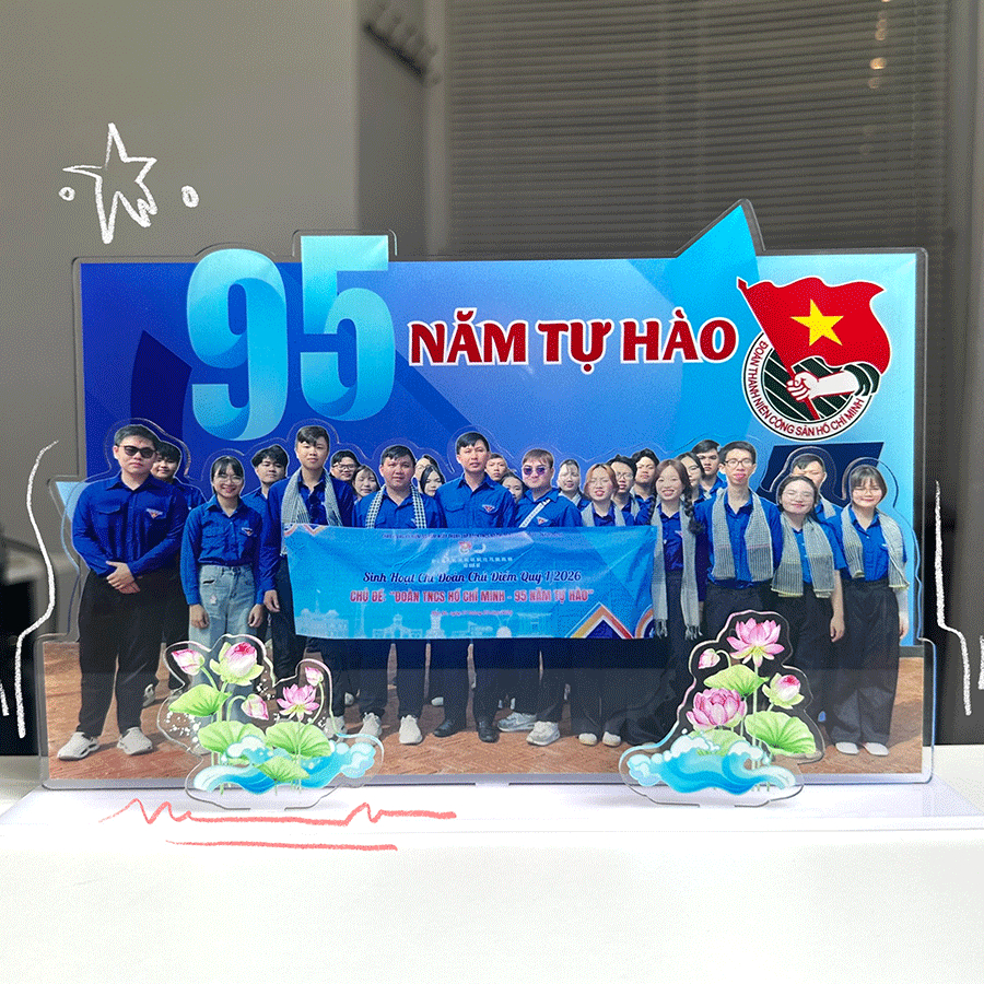 Standee mica in ảnh tập thể Đoàn thanh niên_thumbnail_3