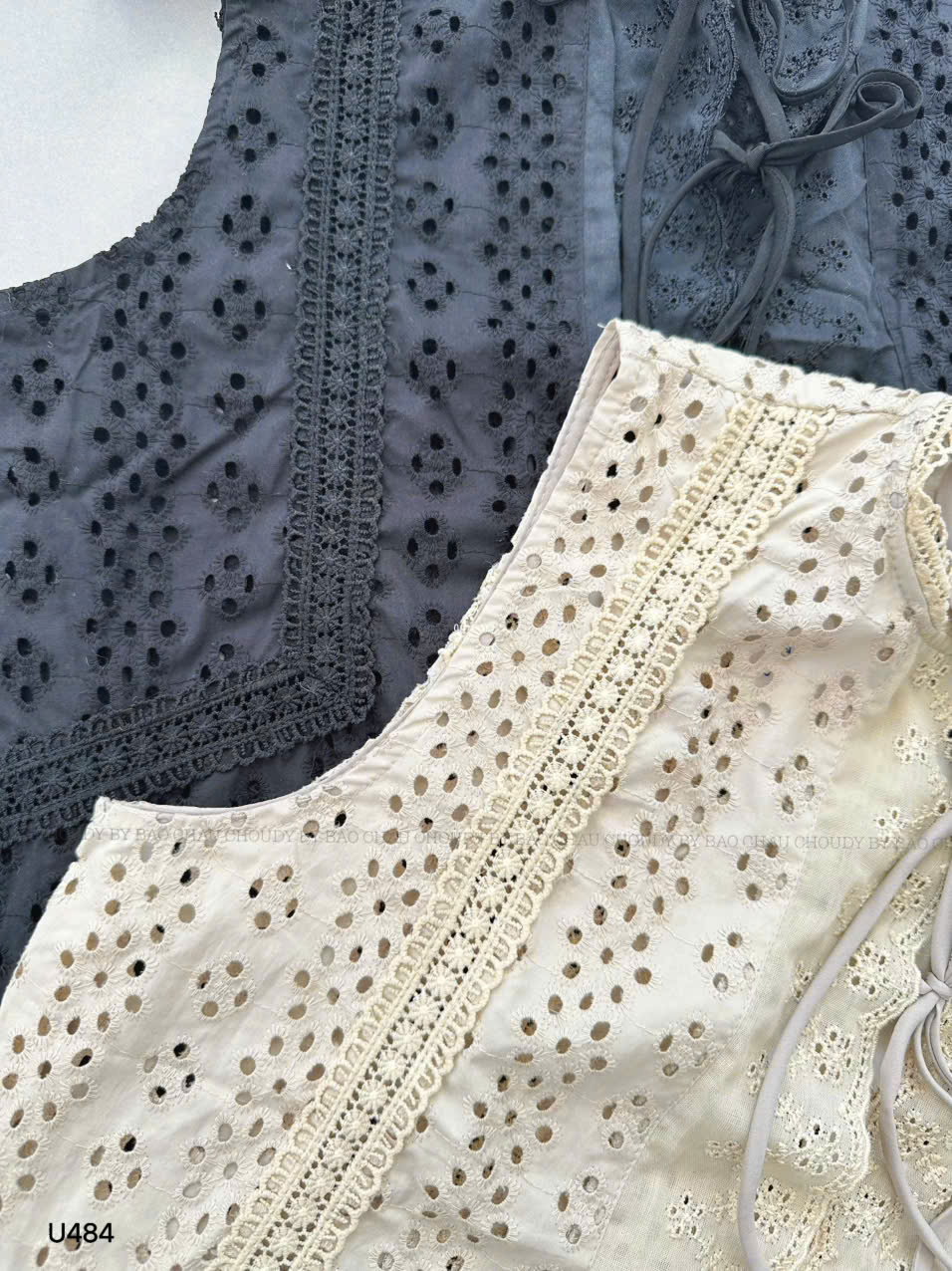 U484 ÁO ĐỤC LỖ 2 MÀU_thumbnail_5