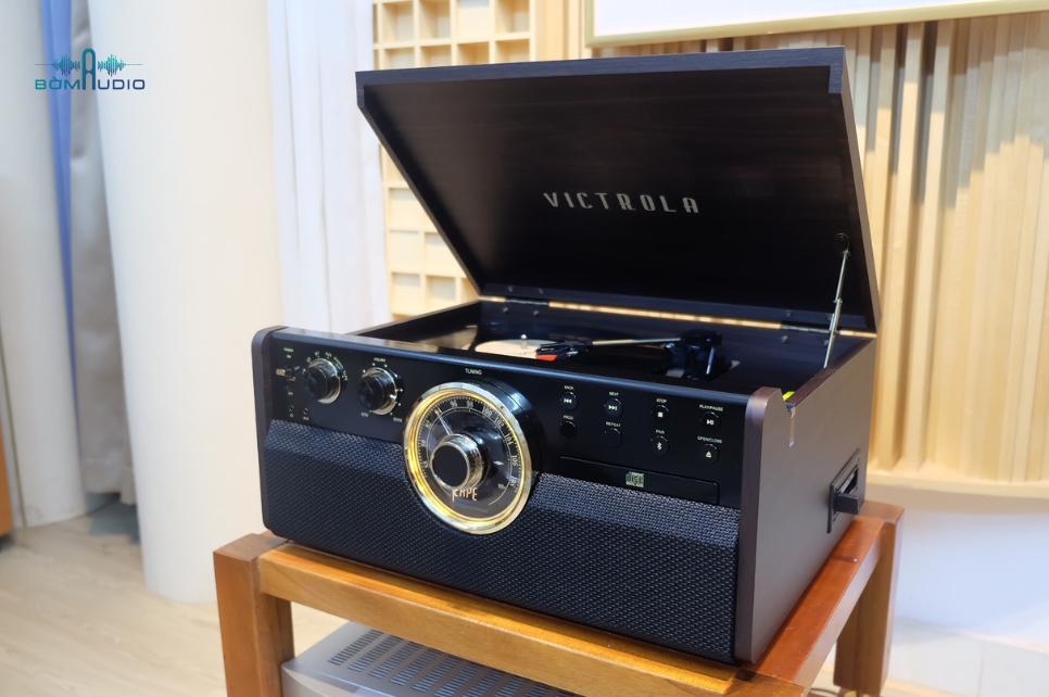 Hình ảnh chụp thực tế mâm đĩa than Victrola The Empire tại Bờm Audio