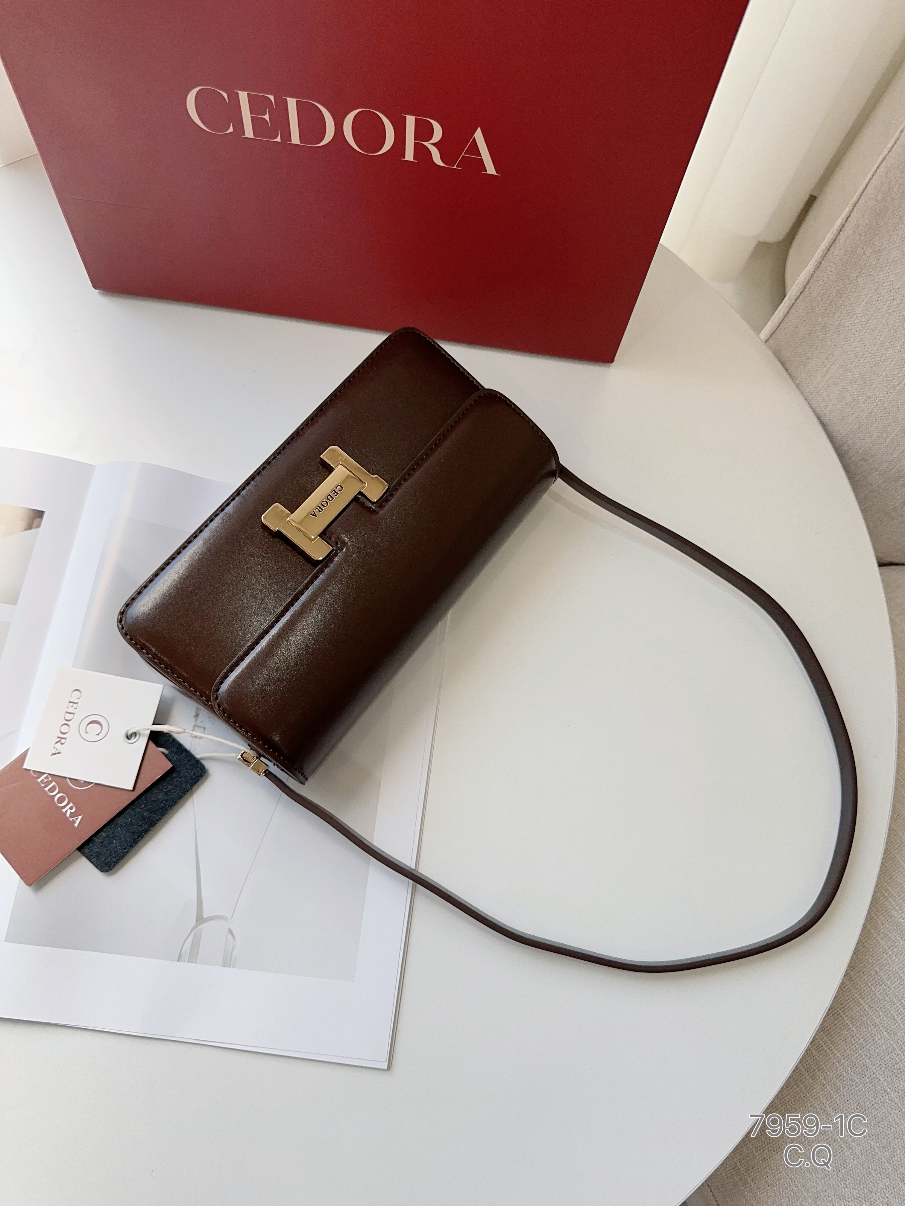 Túi CEDORA chữ H size22 7959-1C