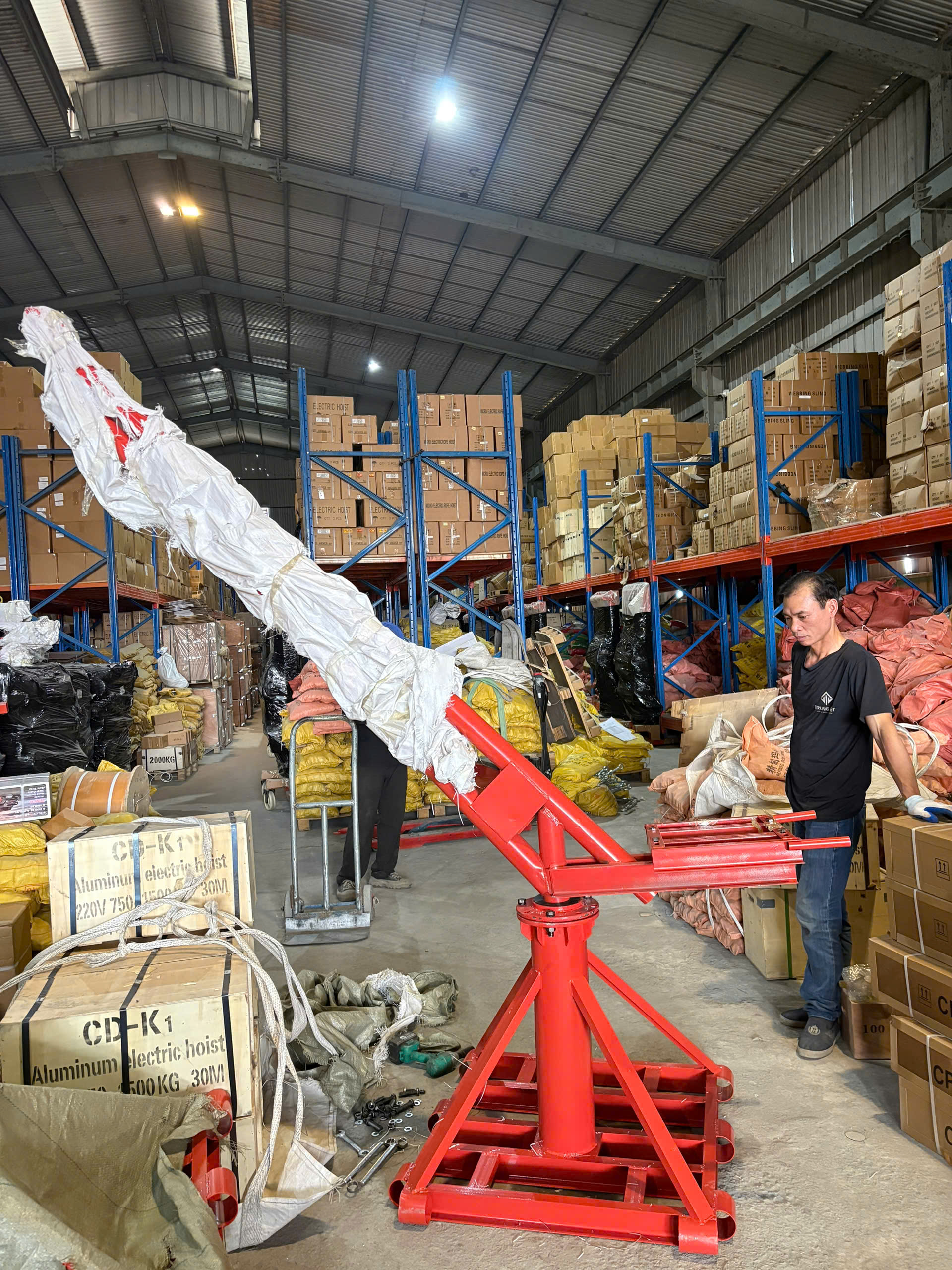 Khung cẩu xoay 360 độ, Tải trọng 500kg, 1 Tấn gắn các loại máy tời xây dựng (chưa kèm tời)_thumbnail_8