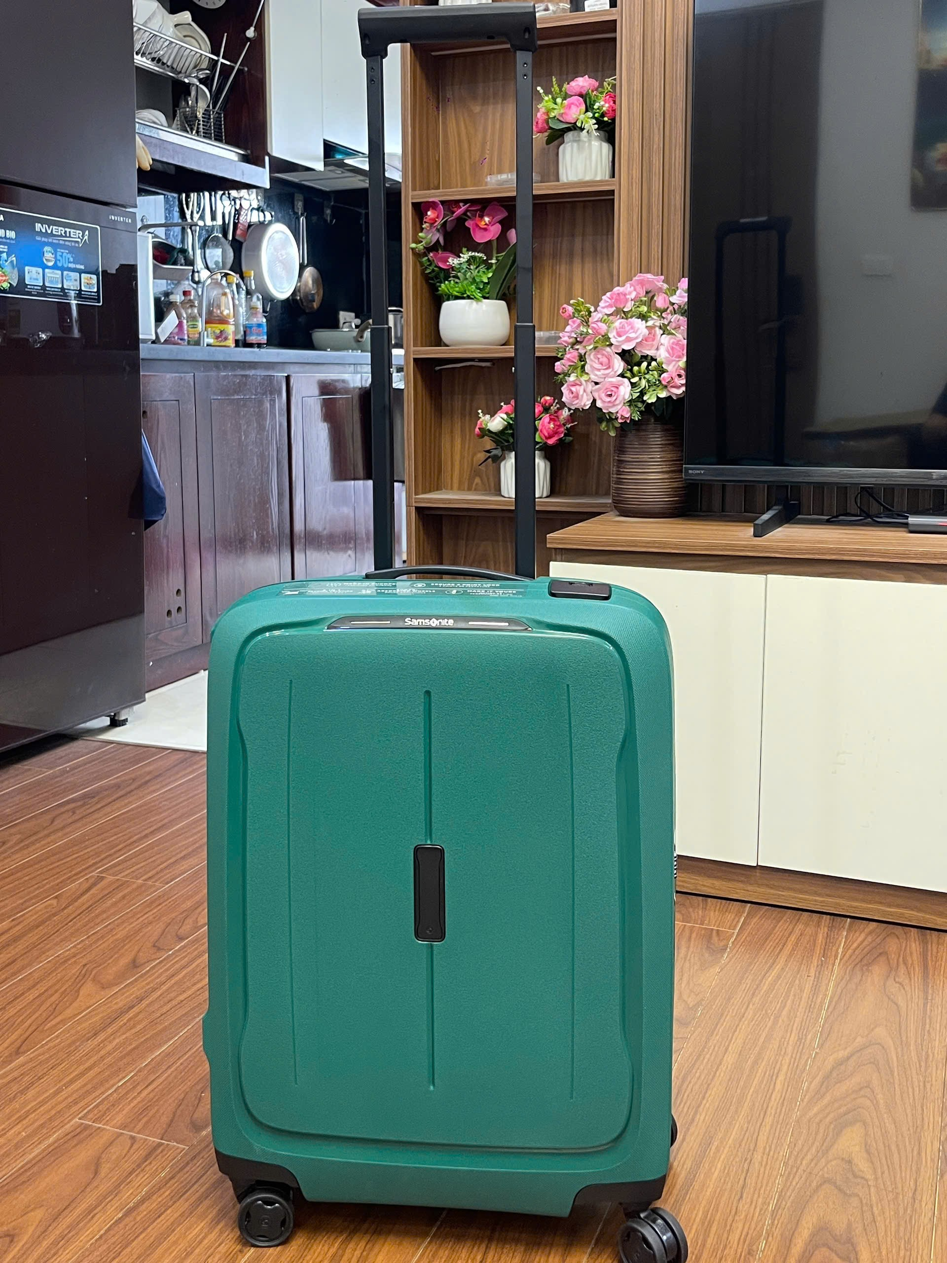 Vali SAMSONITE ESSENS SPINNER_thumbnail_3