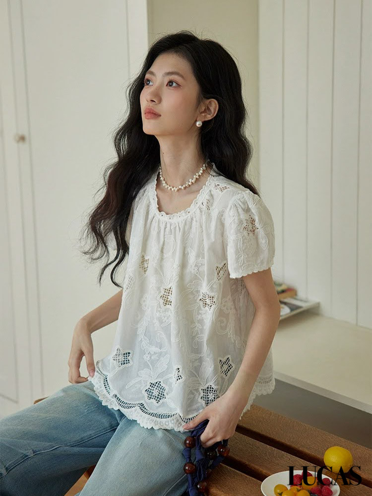 Áo sơ mi thô thêu cộc tay gấu lượn viền ren cổ