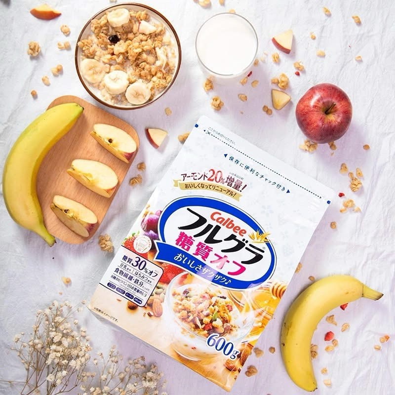 NGŨ CỐC CALBEE TRẮNG ÍT ĐƯỜNG