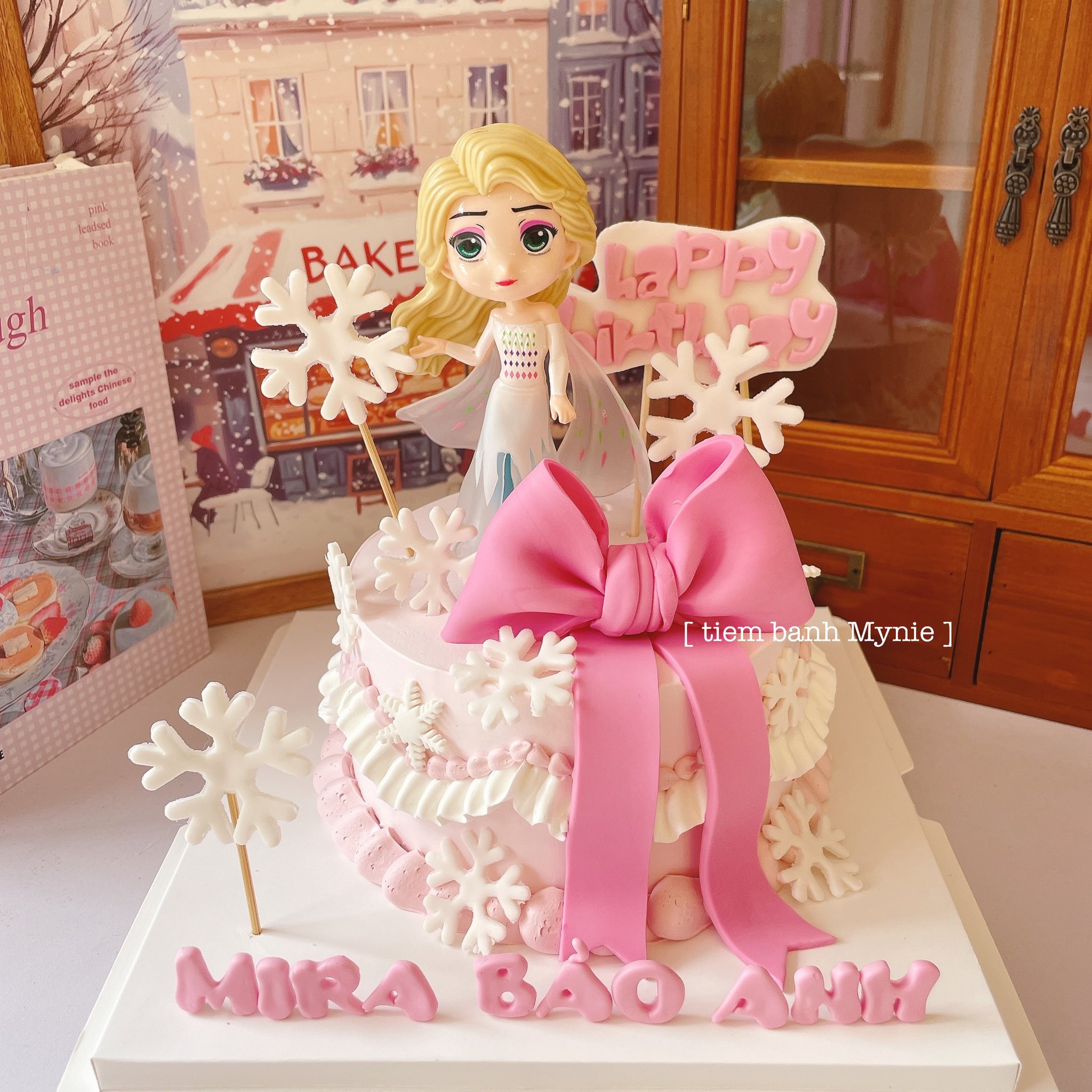 Bánh cho bé gái chủ đề Công chúa Elsa_thumbnail_4