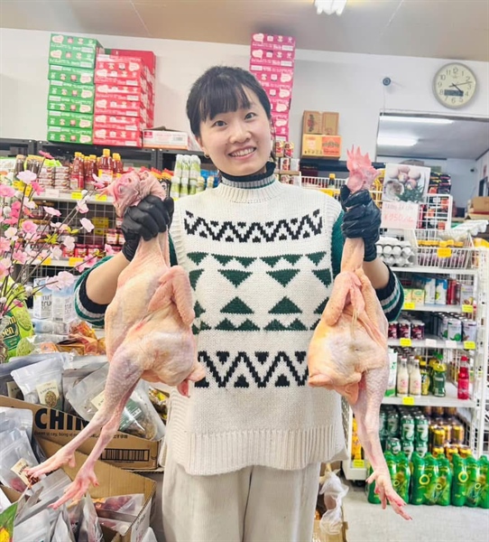 Gà tươi nguyên con size to ( con )