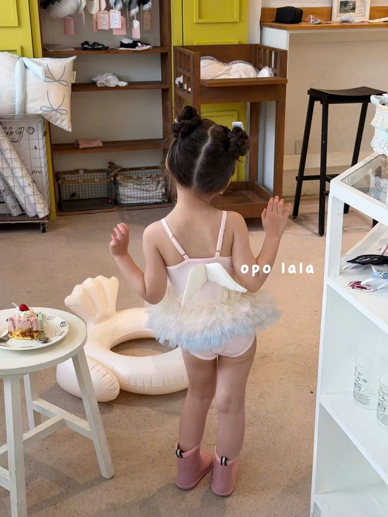 B01 - Set bơi 2 dây hồng liền voan hoạ tiết thiên nga hãng OPL_thumbnail_2