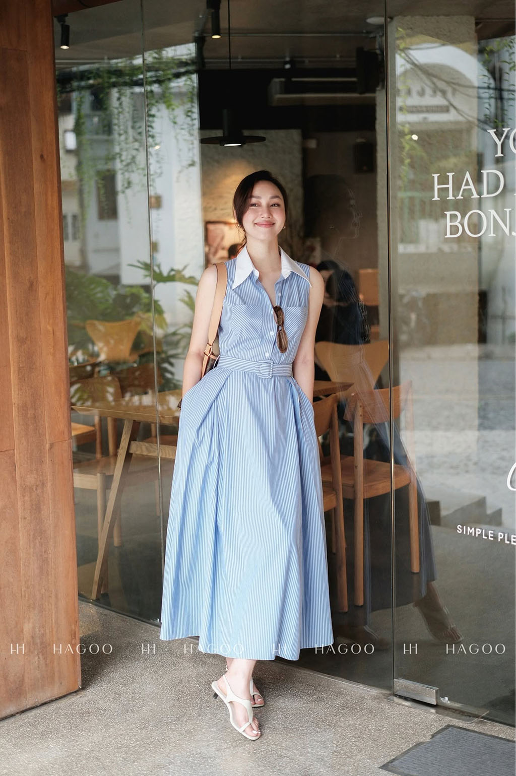 Váy sơ mi sát nách cổ đức