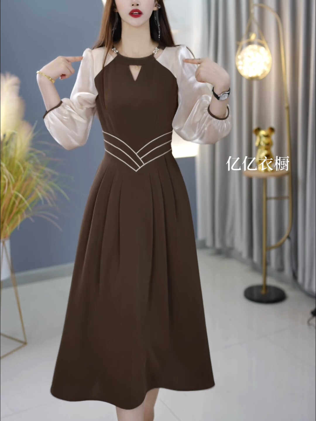 18404-Đầm xòe nâu phối tay voan trắng  viền eo cách điệu ( chất voan,lót thun , có túi)_thumbnail_2