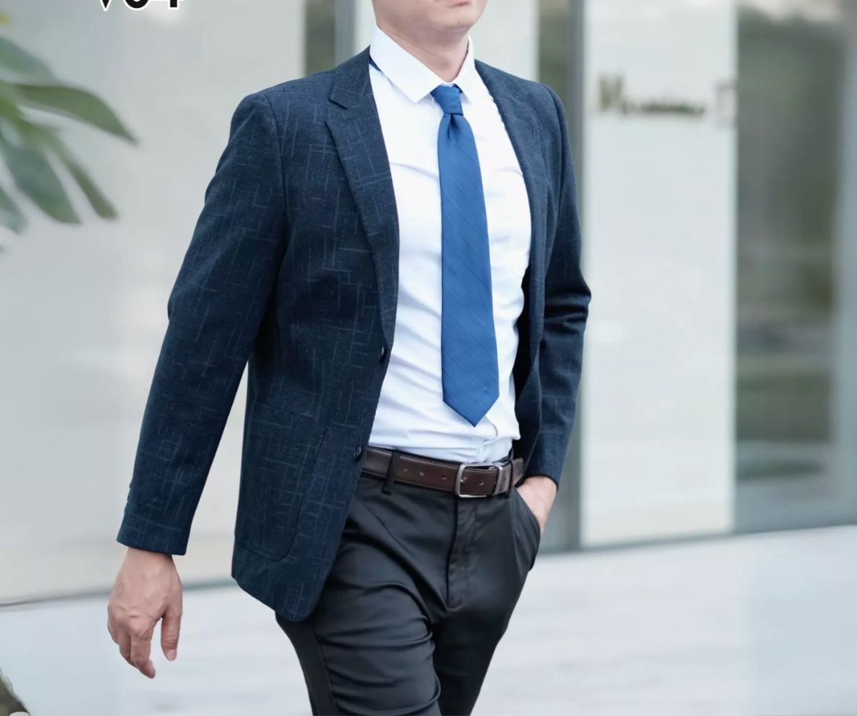 khác nhau giữa bomber và varsity hợp dáng nào? Kinh nghiệm chọn không bị lỗi mốt